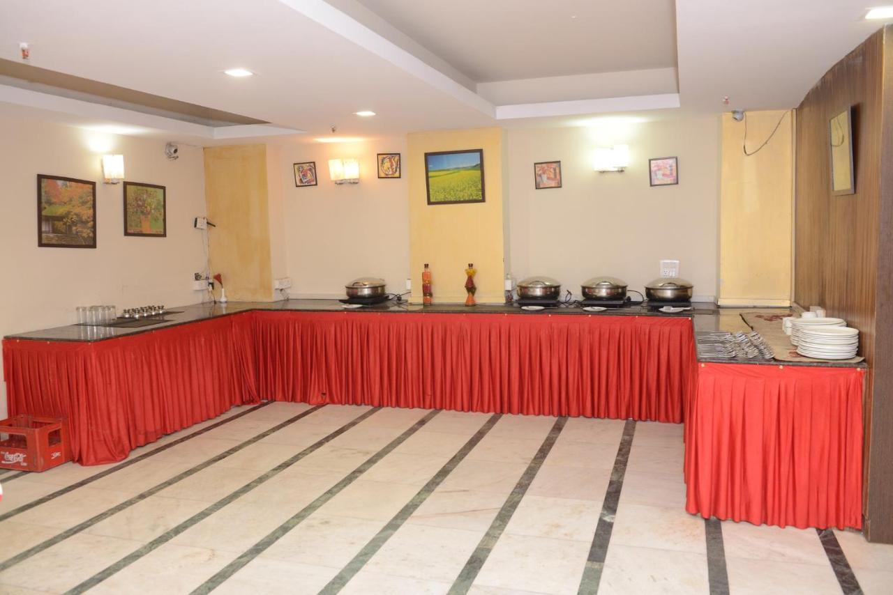 ניו דלהי Hotel Balsons Continental מראה חיצוני תמונה